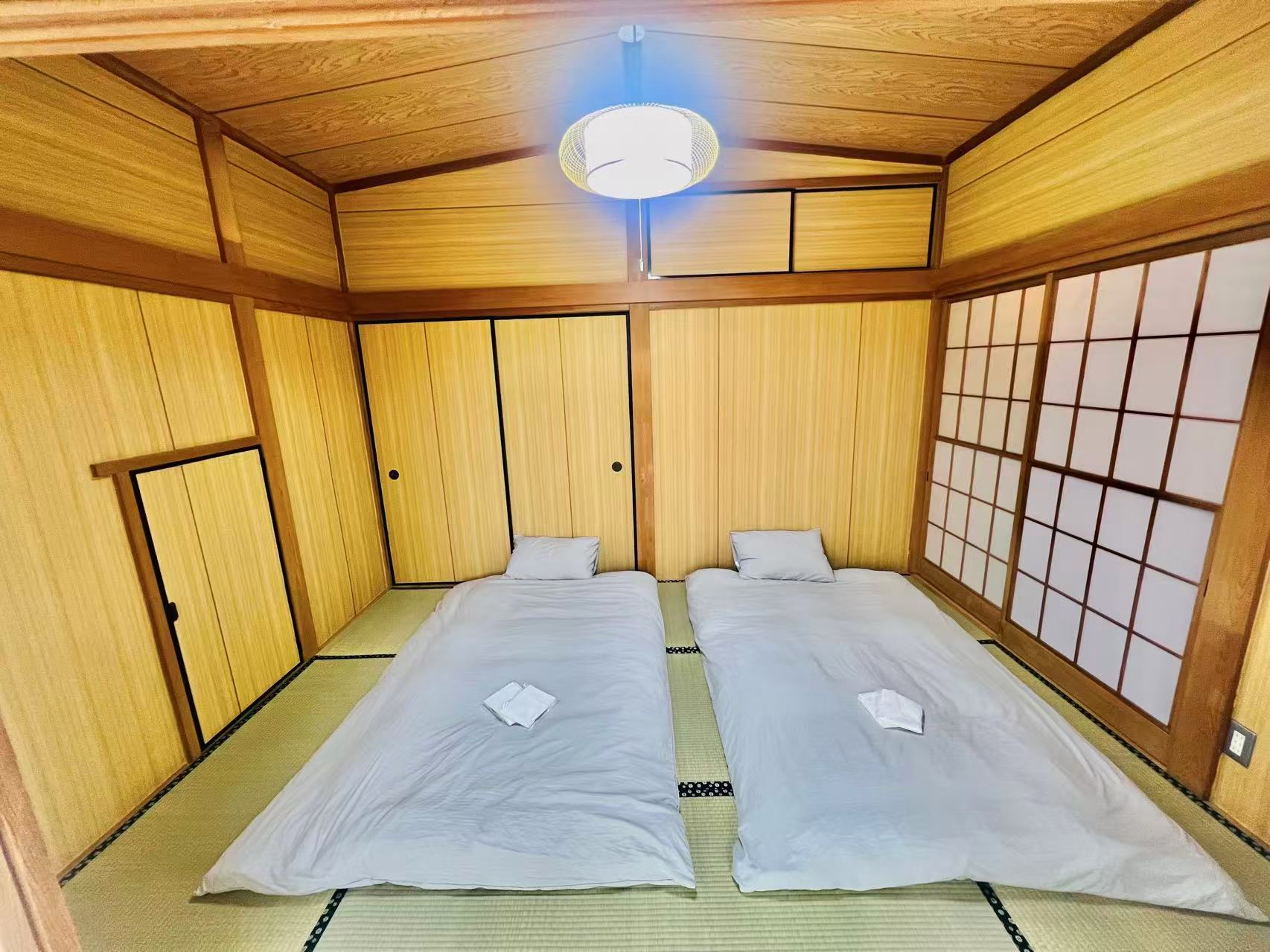 布団を用意した古民家 松の和室